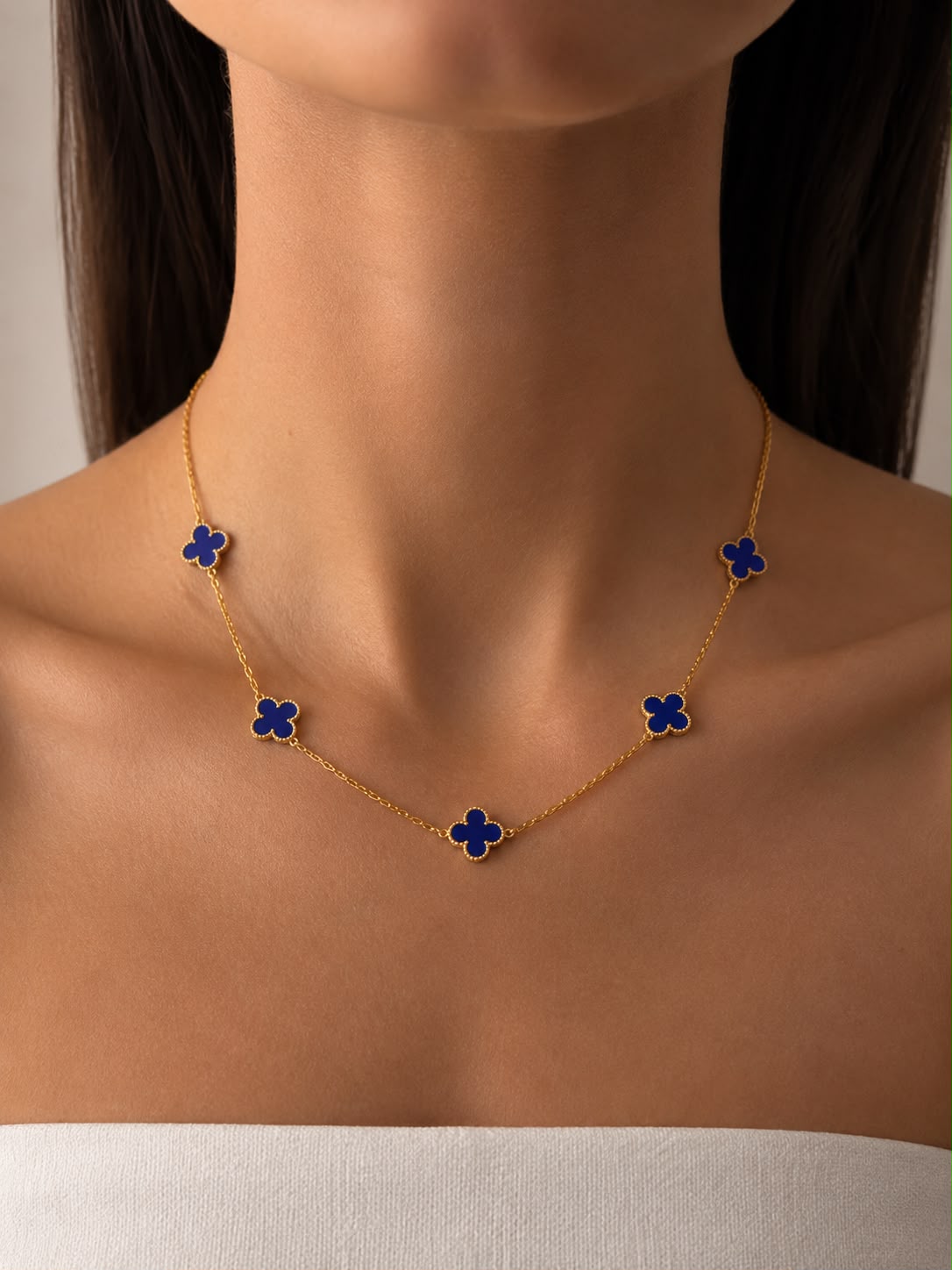 Collier trèfle bleu