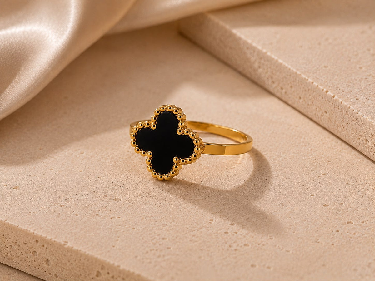 Bague trèfle noir