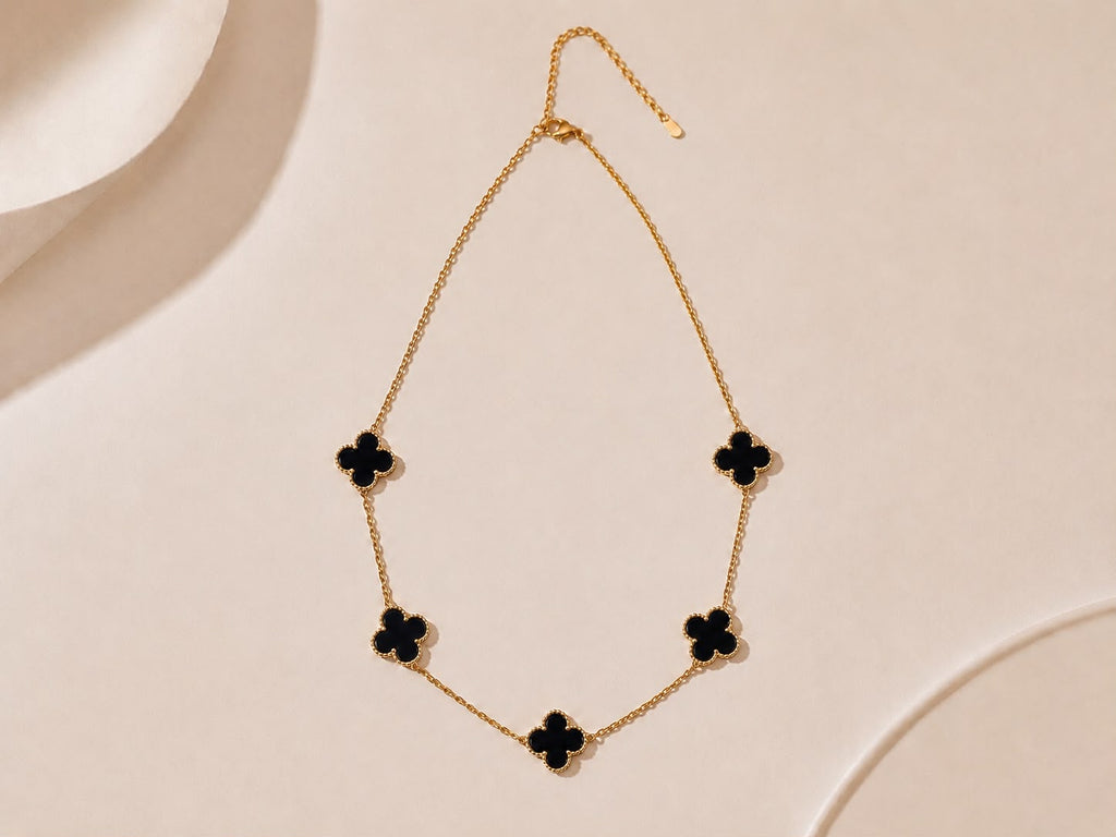 Collier trèfle noir
