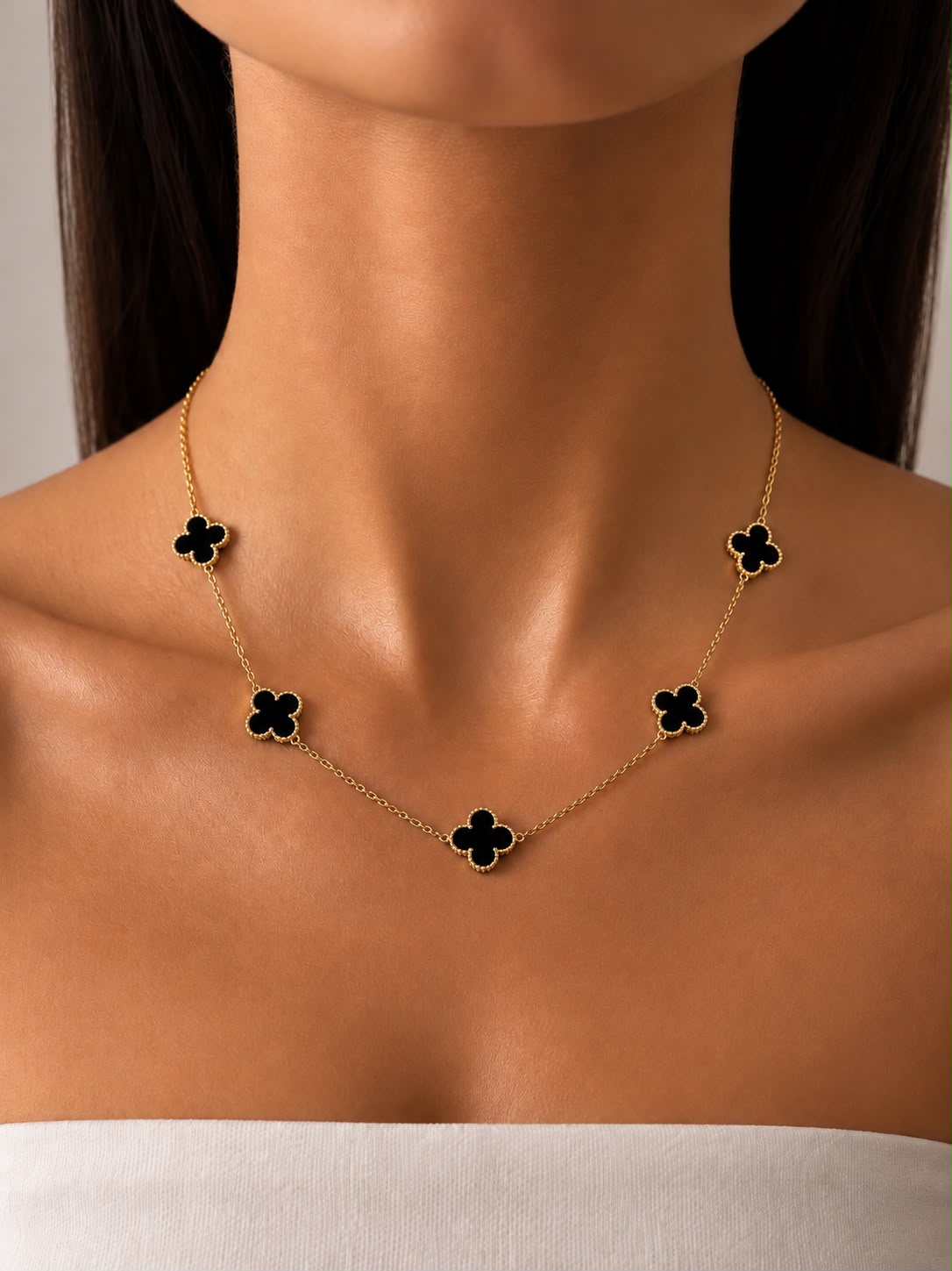 Collier trèfle noir