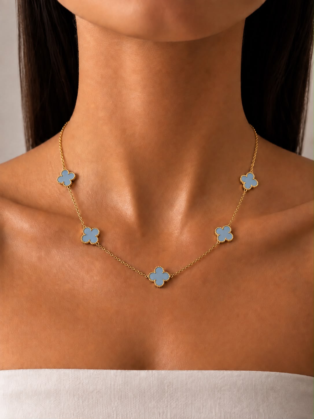 Collier trèfle bleu clair