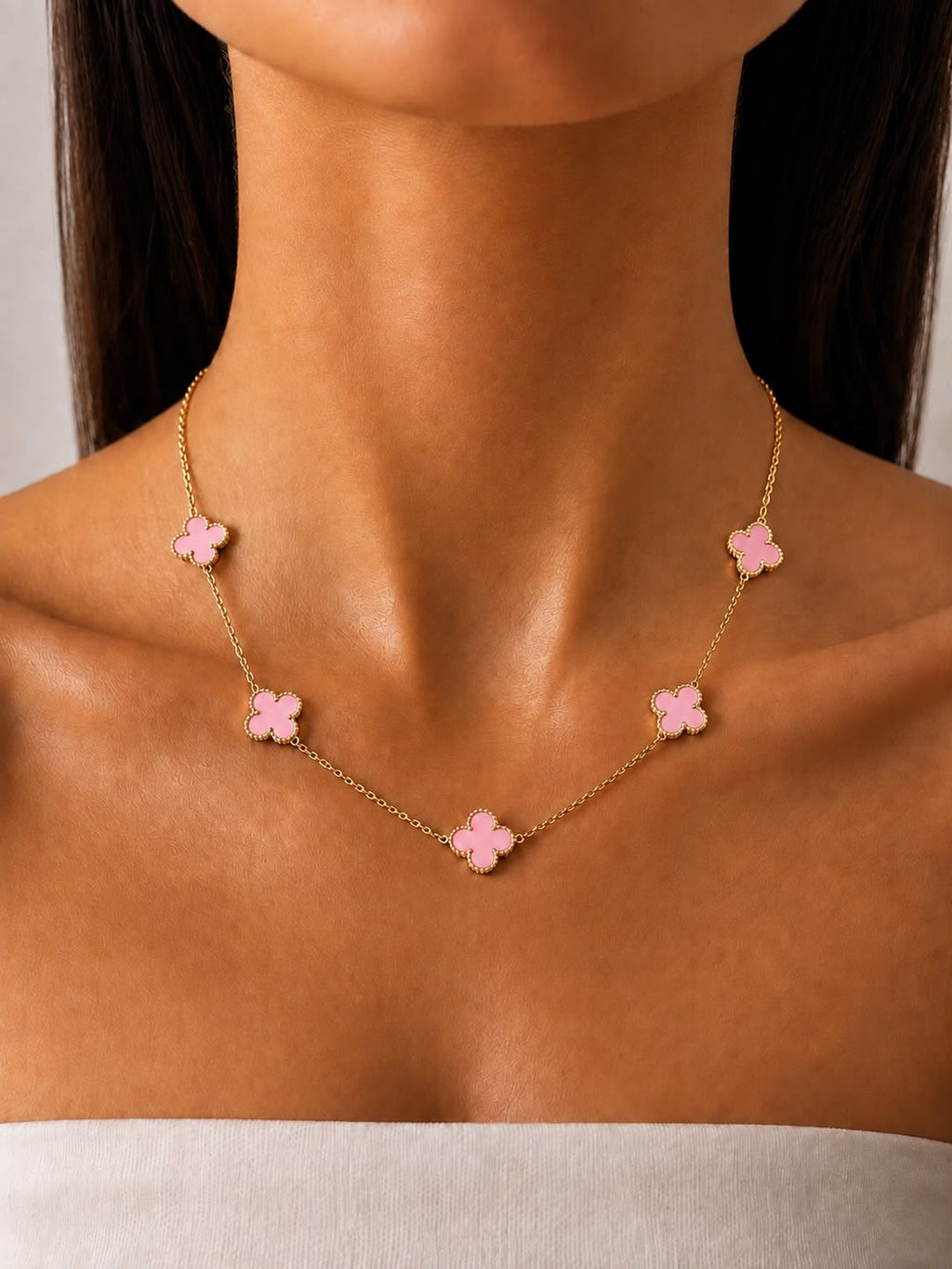 Collier Trèfle Rose porté