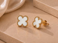 Boucles d’oreilles trèfle blanches