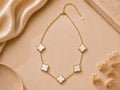 Collier trèfle blanc