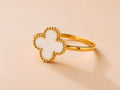 Bague trèfle blanche